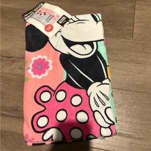 Disney Minnie Mouse Floral Pink Beach Towel